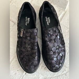 Spring Step Women's Black Iridescent Slip-On Loafers